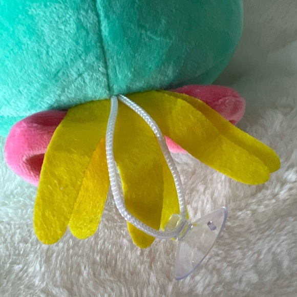 Scrump plushie with suction attachment - Picture 3 of 4